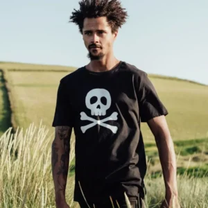 skull-and-crossbones-t-shirt-1